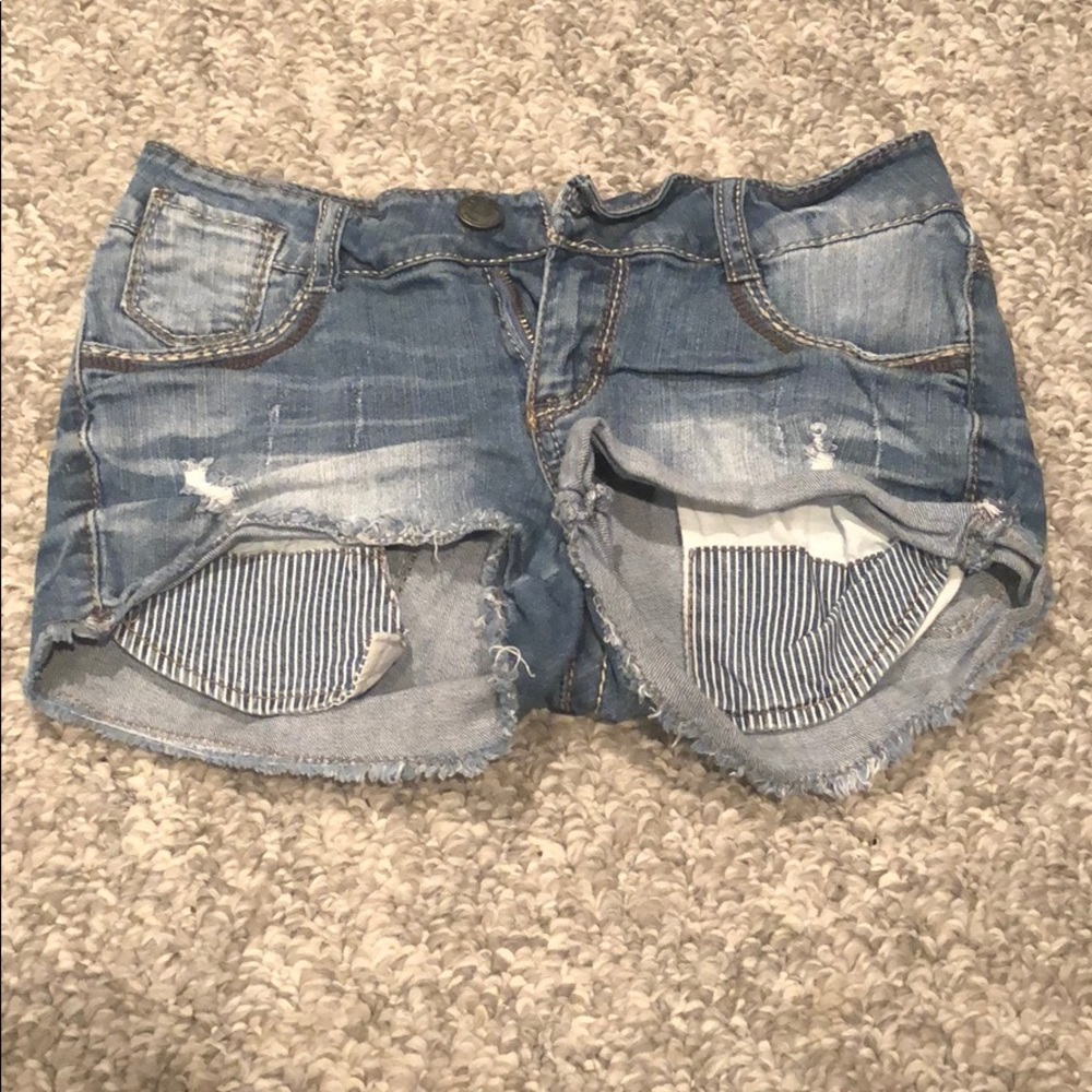 Long pocket jean shorts